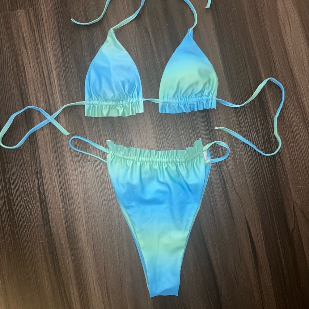Bikini Set - Picture 3 of 3